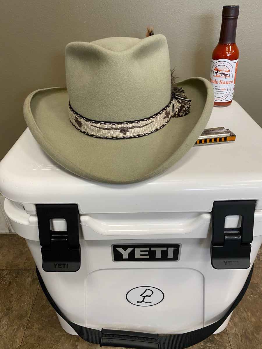 Vintage Texas hatters "HI ROLLER" Beaver Hat with Texas Longhorn Hat Ban